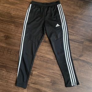 youth m black adidas sweatpants with stripes